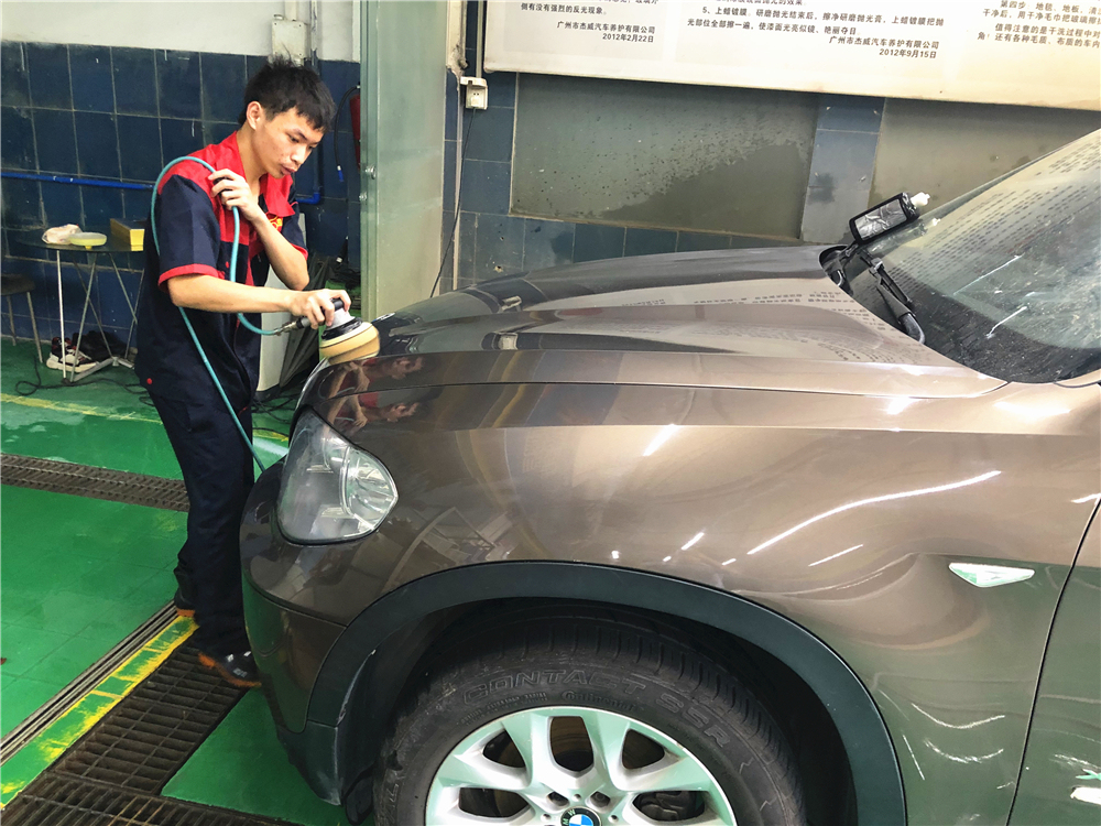 广州宝马x5镀晶亮条修复,宝马x5漆面保护膜最好看的