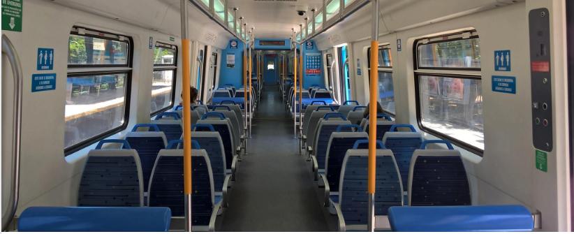 奔驰在大草原上的列车,奔驰在草原上的火车