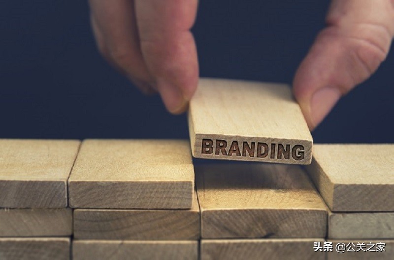 奢侈品品牌策略案例 (奢侈品牌公关时刻)