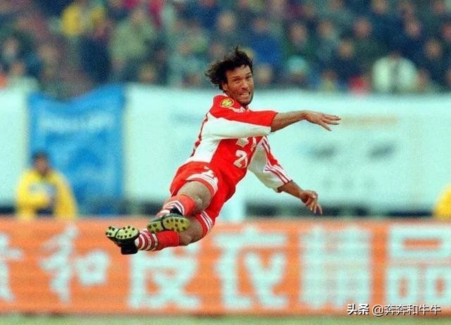 1999年带领山东鲁能泰山夺得双冠,99年鲁能泰山双冠王之路