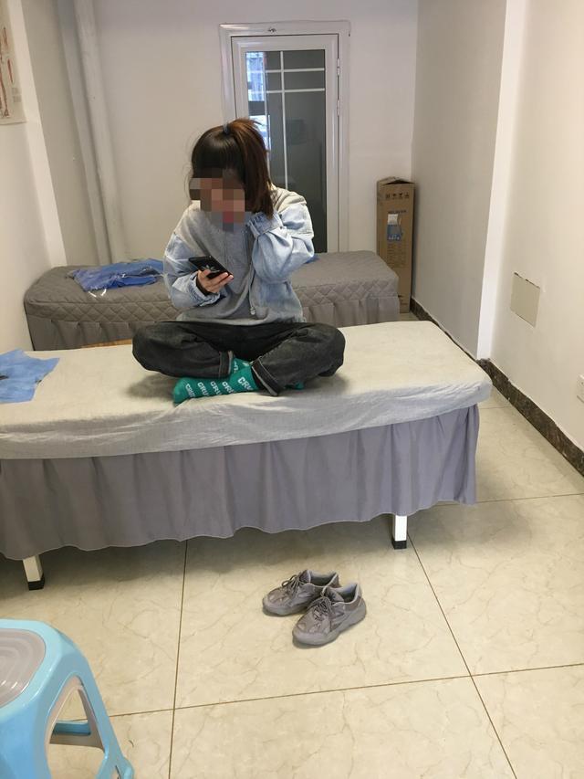 颈椎肩周疼痛难忍视频,颈椎不舒服肩膀疼胳膊麻肩胛骨疼