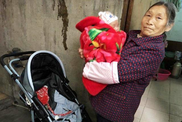 孕妈怎么喝水让胎宝宝喝到更多水,孕妈喝水