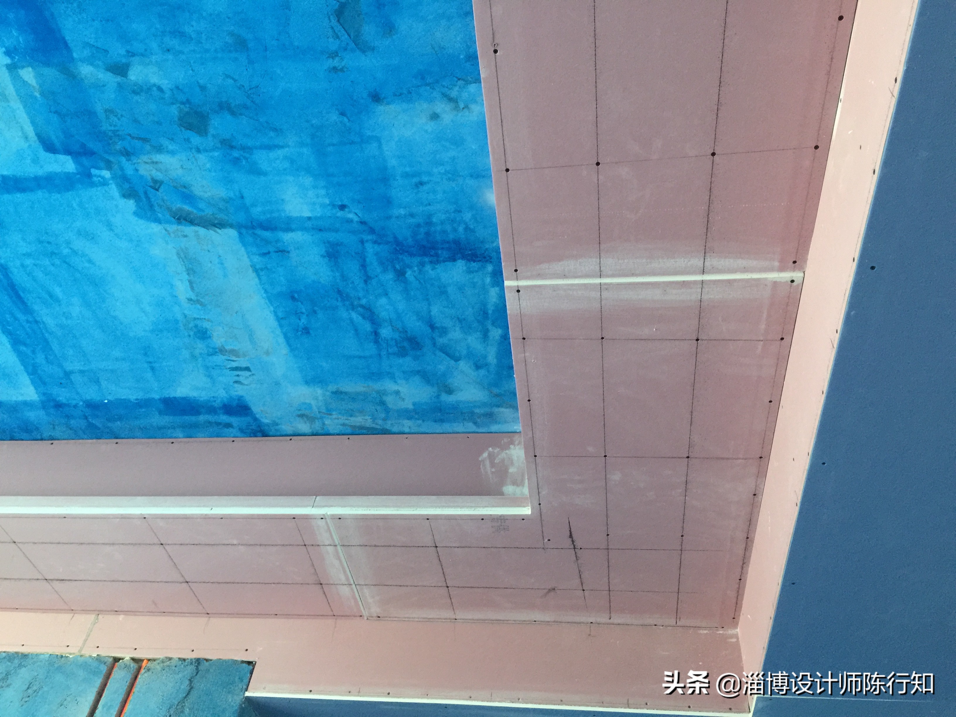 木龙骨与轻钢龙骨哪个更容易开裂,轻钢龙骨注意事项