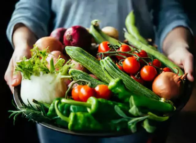 小儿轮状病毒性腹泻如何饮食护理,秋季腹泻轮状病毒会发烧么