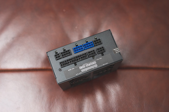 itx顶级主机配置,能提着走的机箱