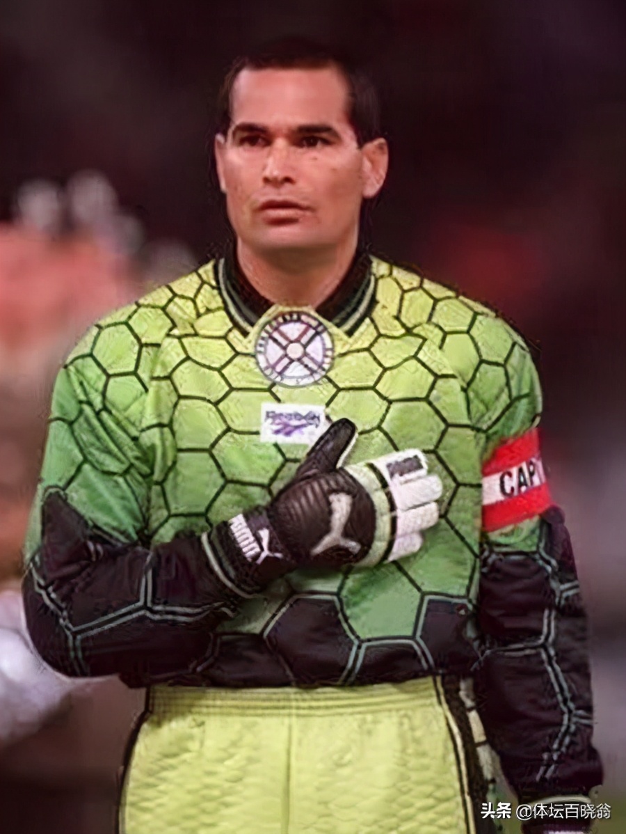 身为门将他进67球！体重近200斤脾气火爆，曾冲卡洛斯脸吐痰