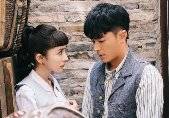 杨幂晒出美照宣传代言新品,杨幂复出水嫩亮相