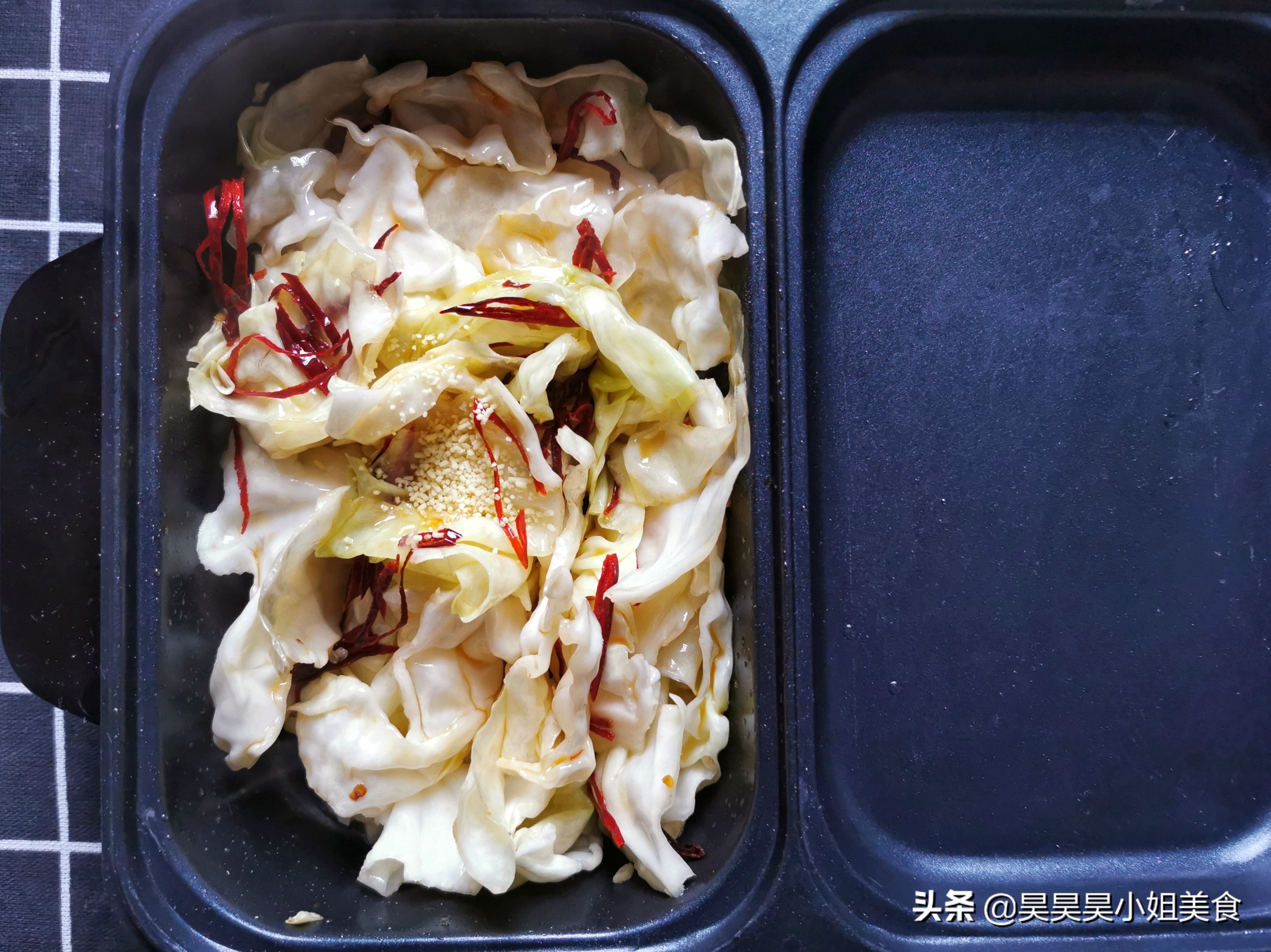 包菜这样炒，掌握这一步，口感脆嫩，10分钟搞定晚饭