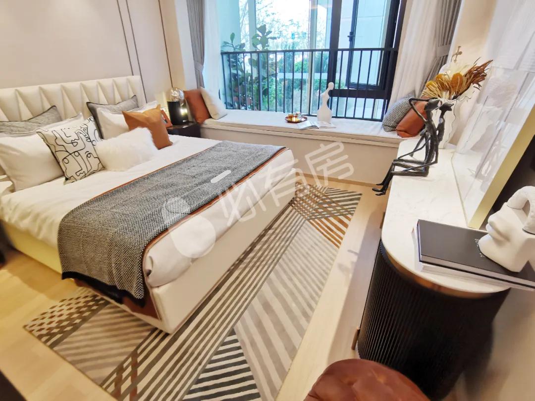 粉盘撞车,现状差又最贵的上河公元你买账吗?