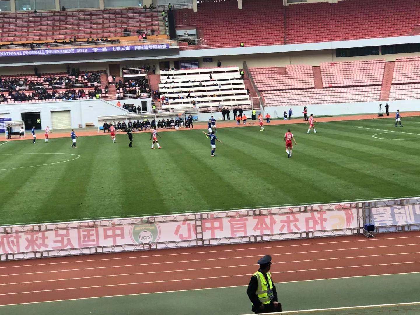 七彩云南国际足球邀请赛在昆明揭幕:红星和沙尔克04上演进球大战