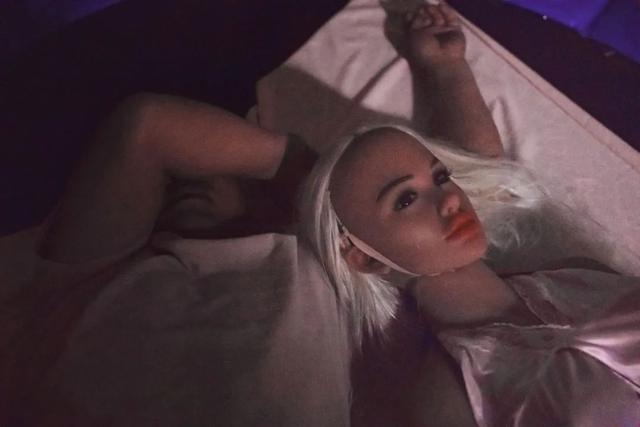 中国第一个硅胶娃娃体验馆，开在工厂区