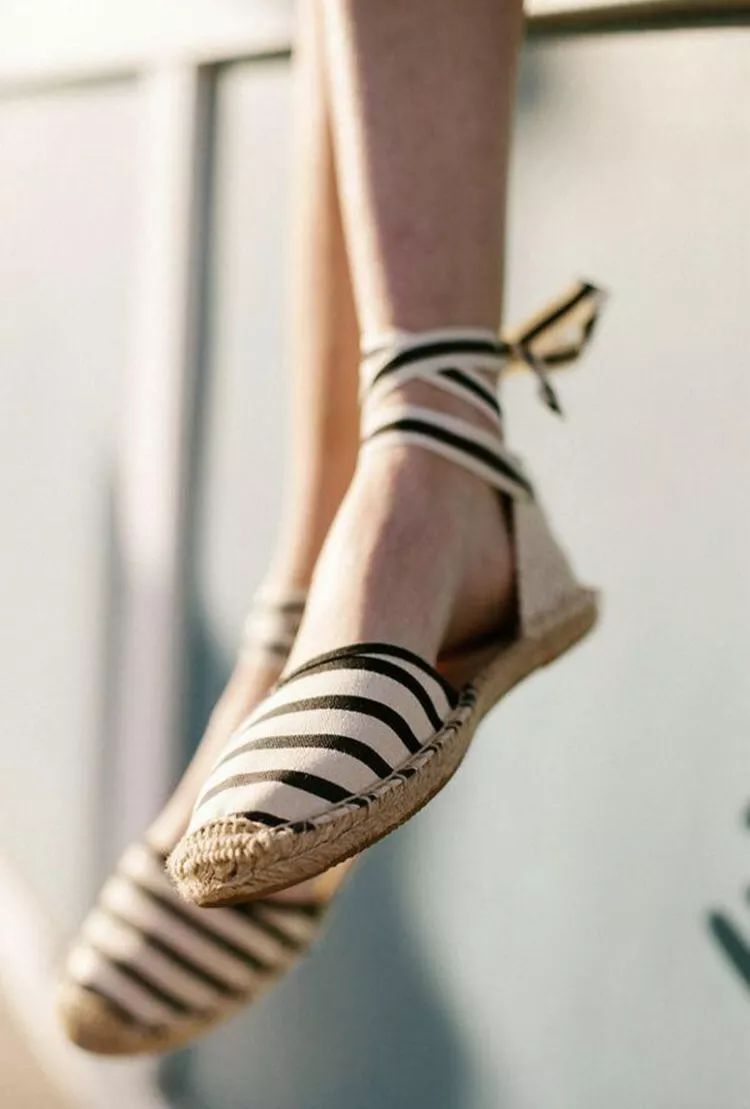 牛油果绿穿出夏季里自己的风格,牛油果色跟什么颜色一起穿才好看