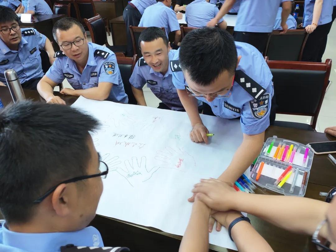 鍑濆績鑱氬姏璀﹁惀鏂囧寲,鐩戠嫳璀﹀療鎶楃柅绮剧