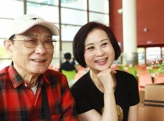 曾做手术换三次心脏除颤器!86岁TVB资深演员又生骨刺令行动不便