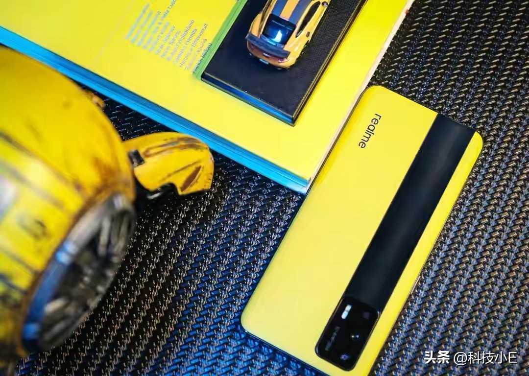 OPPO低价来袭，骁龙888+65W闪充，12+256GB大内存版本仅2899元