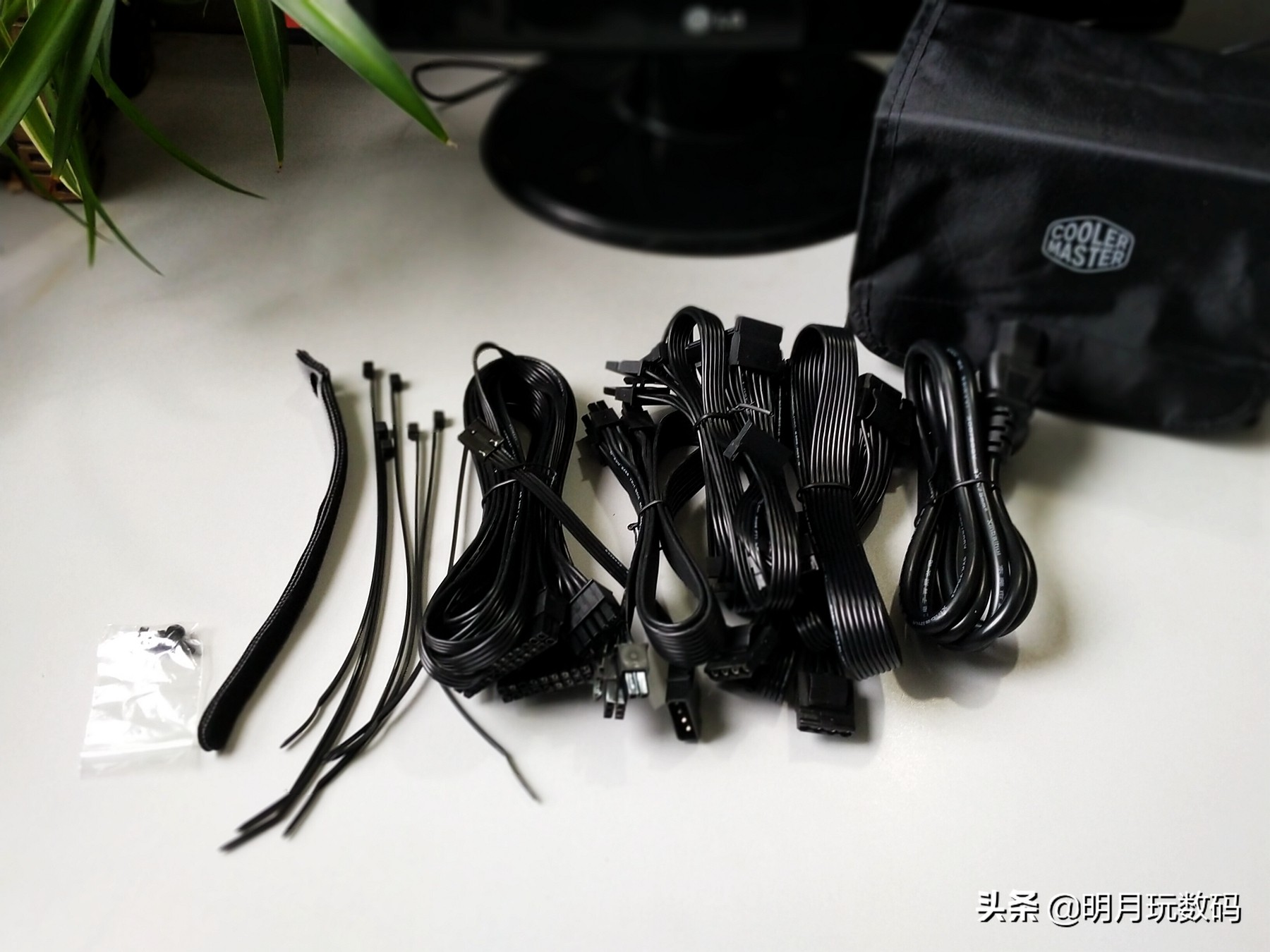 酷冷至尊v650电源,酷冷至尊mwe550v2电源怎么样