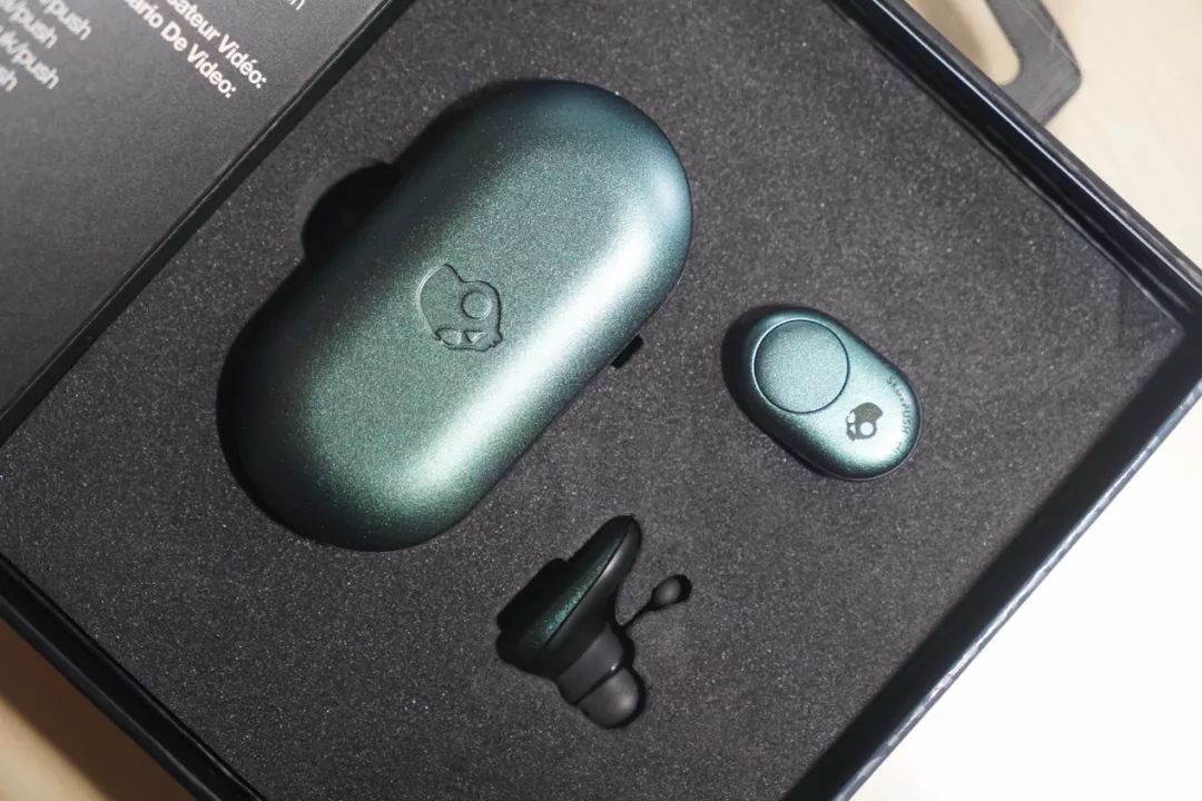 真无线头戴式耳机,骷髅头真无线耳机