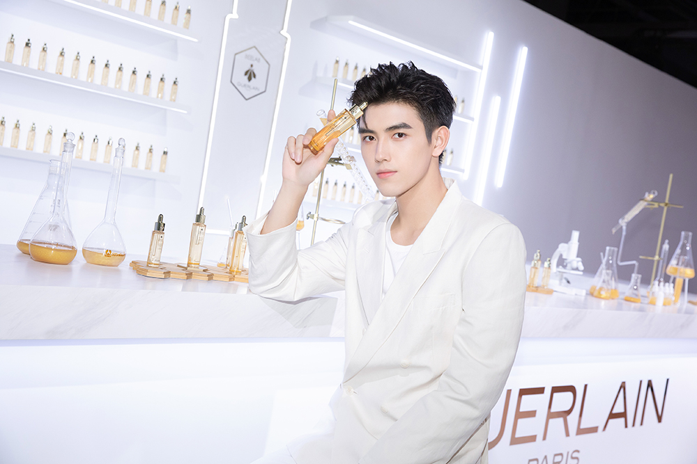 法国娇兰帝皇蜂姿黄金复原蜜官网,娇兰帝皇蜂姿复原蜜大盒子开箱