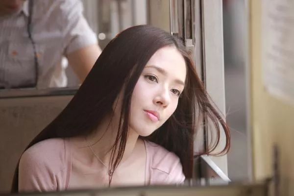 陈都灵绝美穿搭,陈都灵最新穿搭图