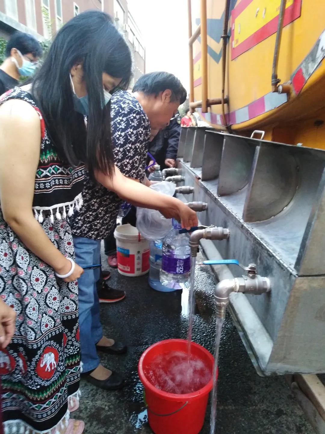 紧急停水处理,东坝镇抗洪救灾