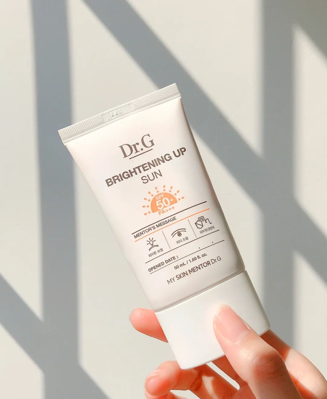 防晒知识盘点，三款公认的好用防晒，排在第一的不是小*瓶金**