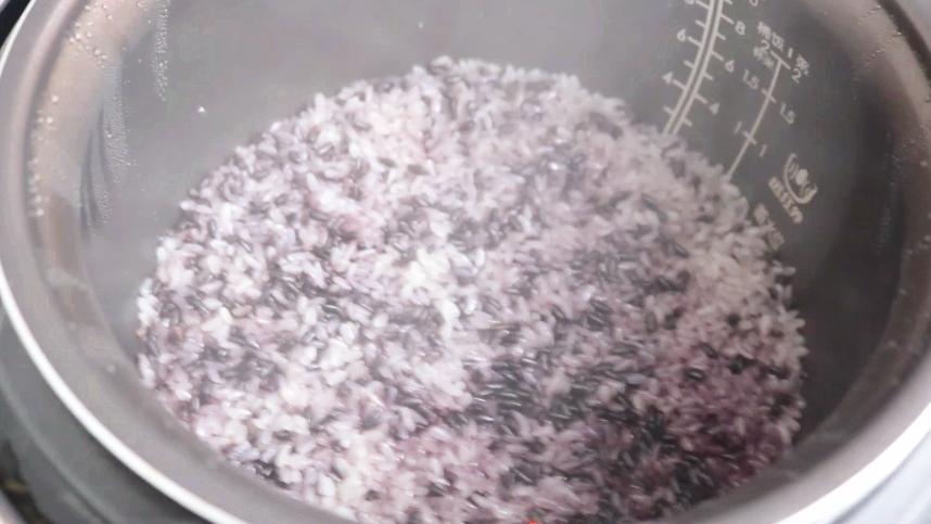 糯米饭卷的糯米如何蒸,糯米蒸肉丸一口一个