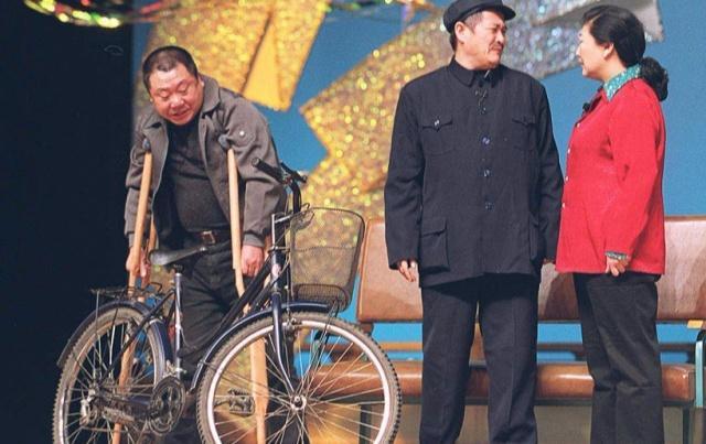 刘老根大舞台徒弟跟赵本山互动,刘老根大舞台直播才艺大比拼