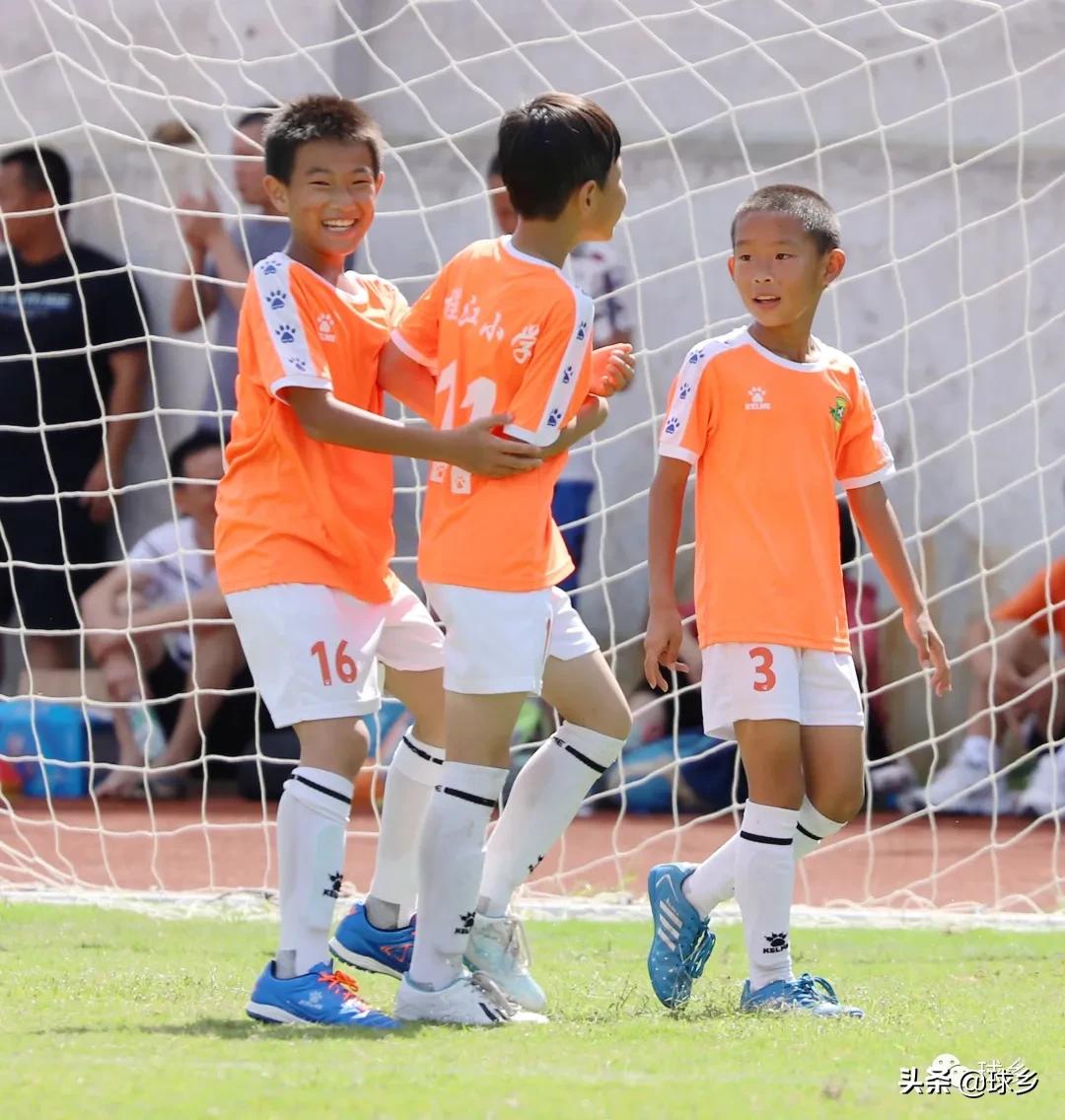 体教融合丨梅县区:中小学生足球联赛持续精彩,新城小学顽强夺冠