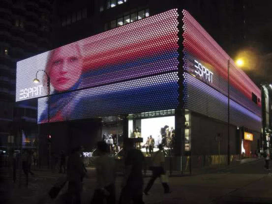 一代服装巨头为何陨落,盘点倒闭亏损的服装巨头