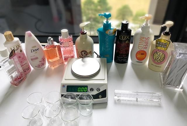 弱酸性沐浴露清洁效果好吗,弱酸性沐浴露是含皂基吗