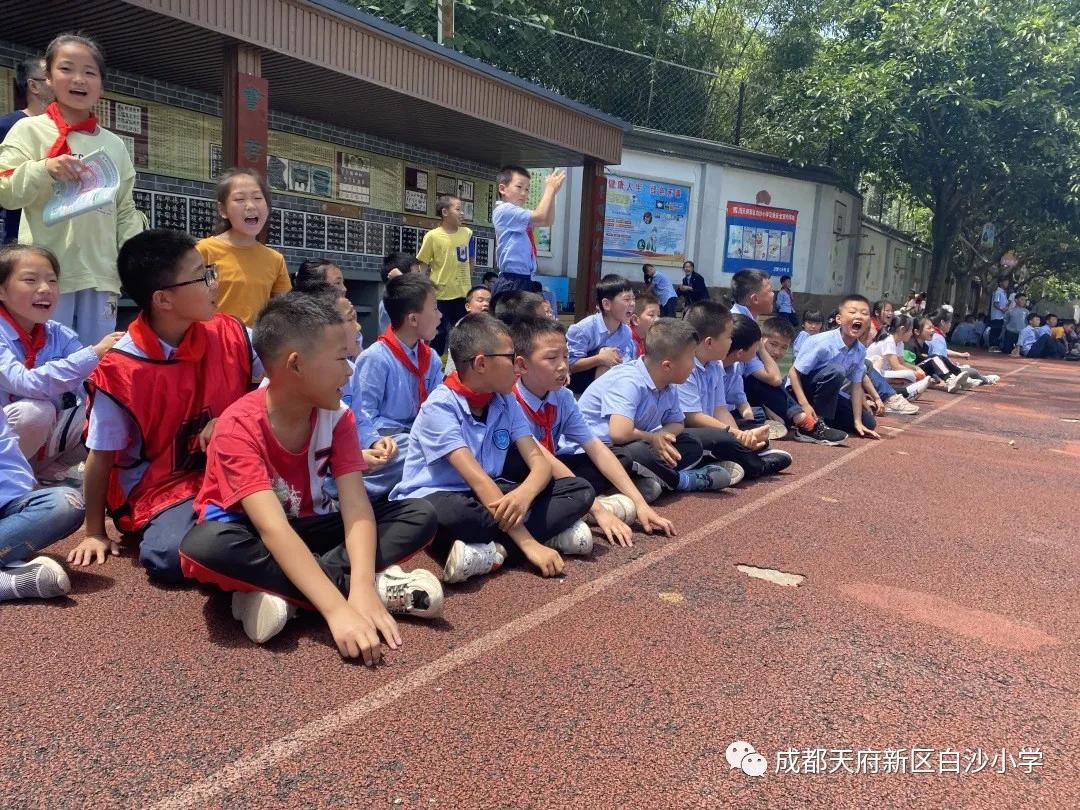 足球联赛暨校园足球,足球绿茵放飞梦想