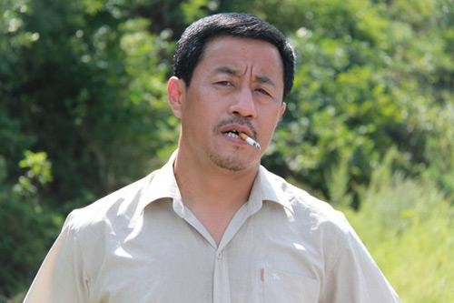 娶小19岁娇妻，“长贵”收女网红为徒？赵本山拿捏七寸才是赢家