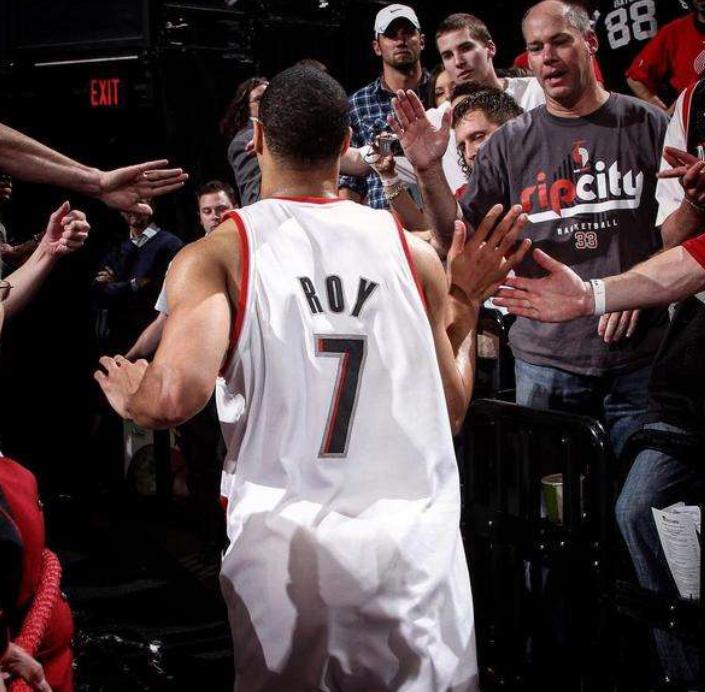 罗伊选秀大会,罗伊获得最佳新秀了吗