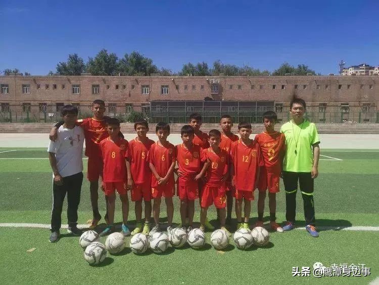 这对小夫妻爱情故事感动了亿万人,这对情侣的爱情故事感动了亿万人