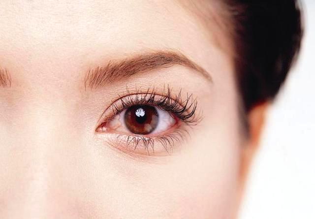 下吊眼适合什么样的眼影,泡泡眼眼影的正确画法