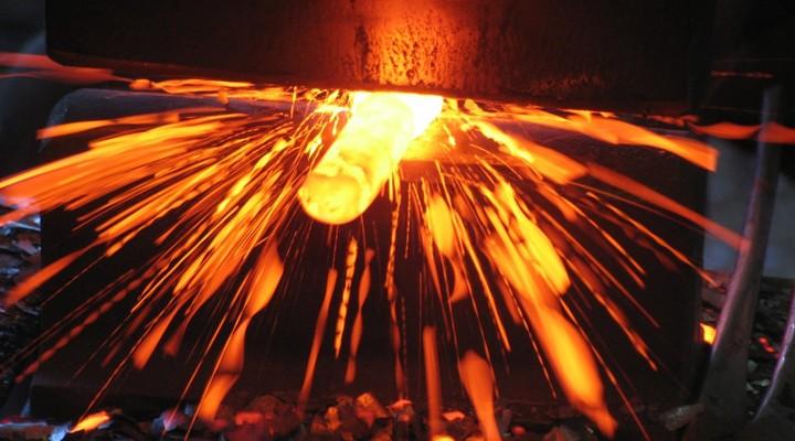 爬雪山必备用品,爬雪山需要的装备