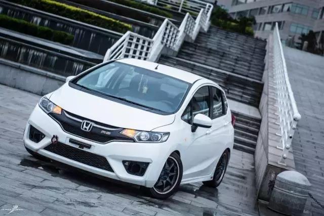 最好看的飞度gk5,平民超跑王位交替新评本田飞度gk5