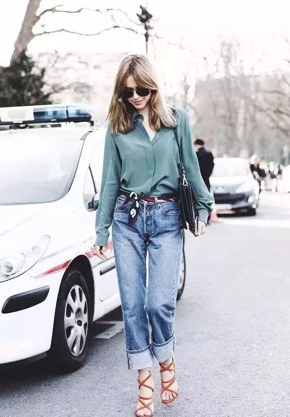 牛仔裤穿合身的还是修身的,牛仔裤是无弹力的还是有弹力的好