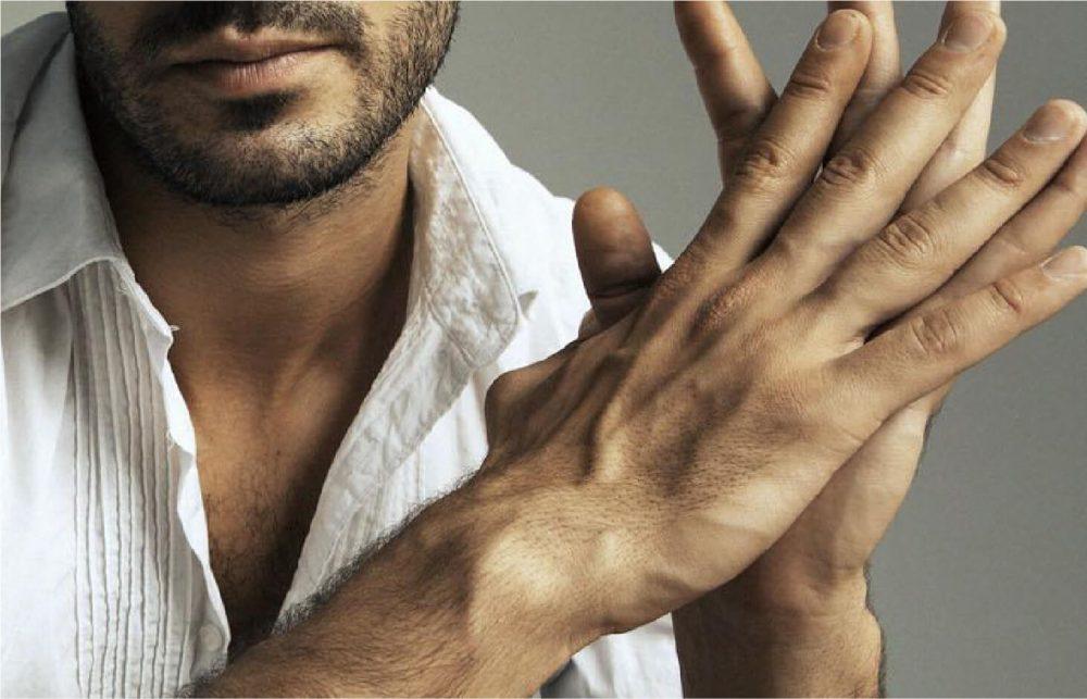 看男生第一眼看哪里代表什么,看男生第一眼先看哪个部位