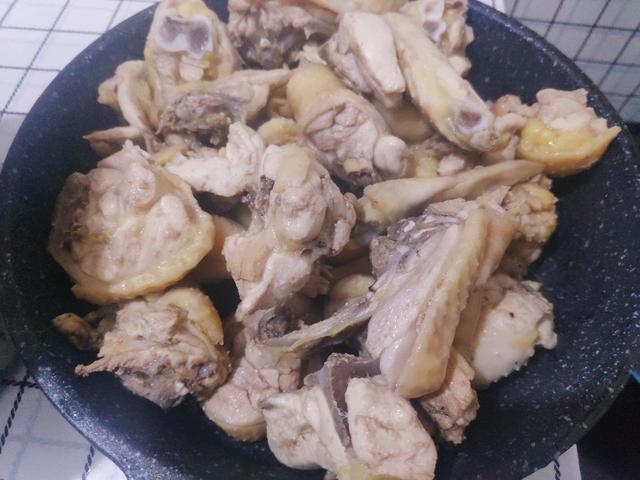 热天胡椒猪肚鸡的正确做法,汤浓肉嫩胡椒猪肚鸡视频