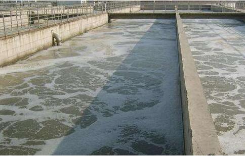 污水处理池起泡沫什么原因,污水处理曝气池褐色泡沫