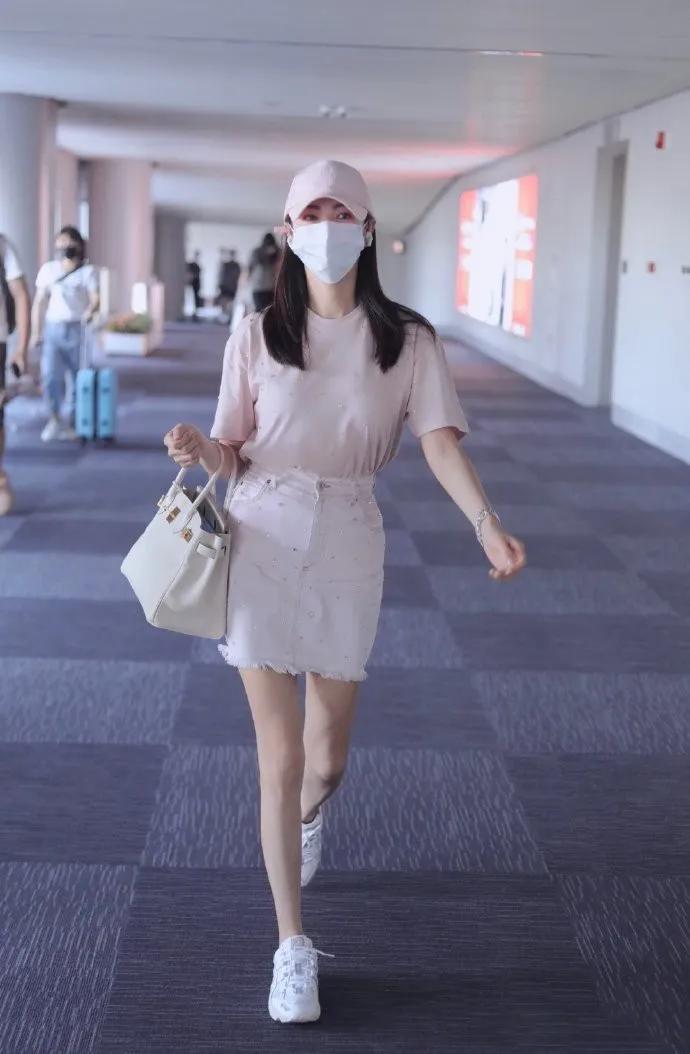 乘风破浪的姐姐背的包包,乘风破浪的姐姐们有哪些