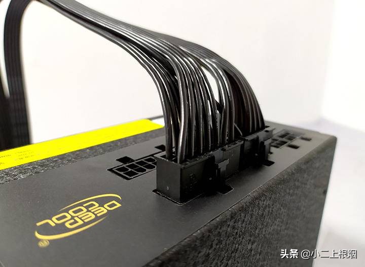 搞机日记:全模组全日系电容,用它作电脑的心脏,妥