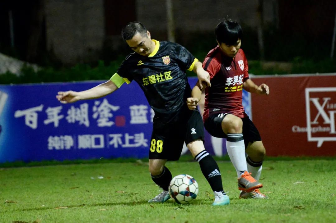 西樵村居足球赛进入金杯组第三轮的比赛！今晚精彩上演……