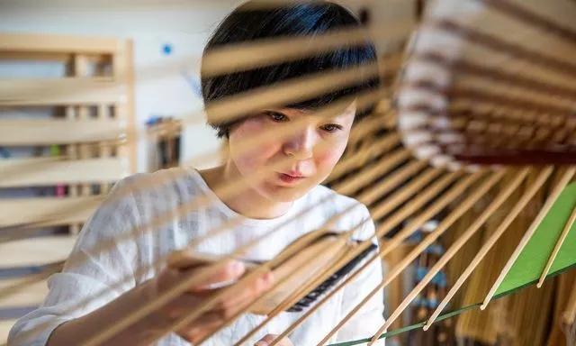 为英伦女神而生，20万日元一把的“樱和伞”，发售一小时就被抢光