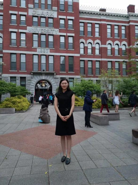 出国留学经济金融专业商业管理,出国留学读国际经济专业就业前景