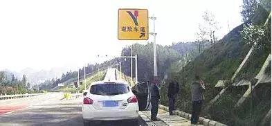 小长假自驾出游，堵车尿急怎么办？你可以掏出这件神器...