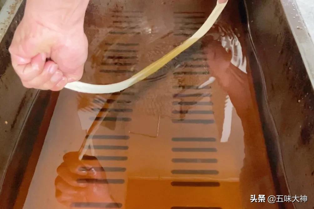 老式油条白矾的做法,矾油条的做法