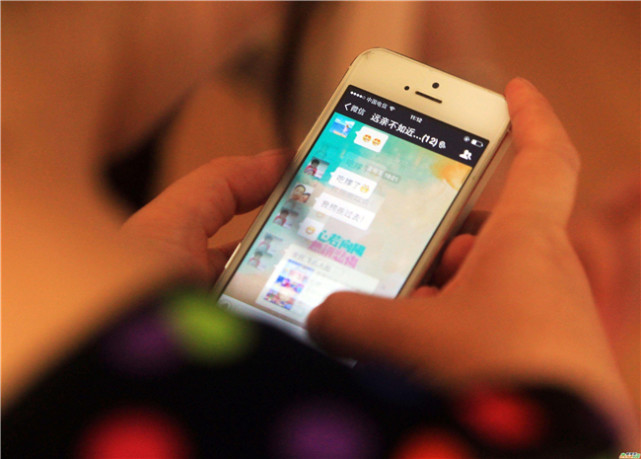 同事借我1500元钱不还,同事借了我两百块一直拖着不还