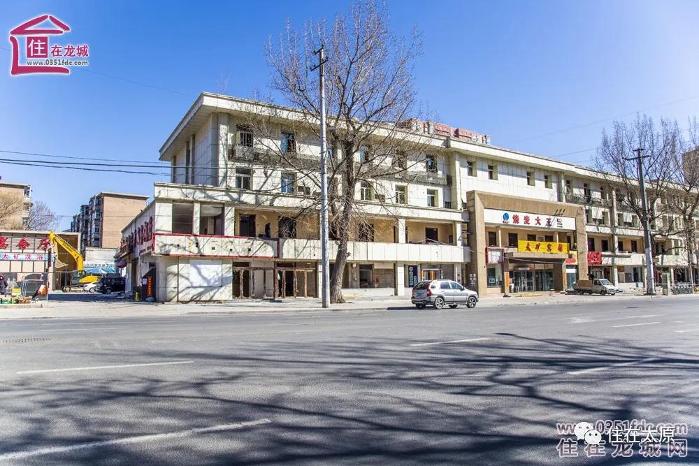 解放路改造两个半月完工过半,解放路进行了几次改造